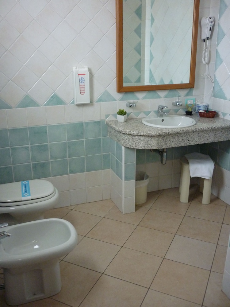 

Napoli - Villasimius, Sardegna - Le Anfore Hotel