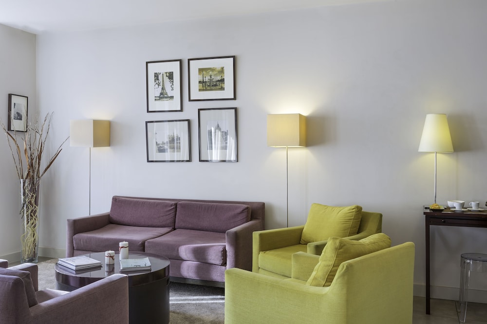 

Trieste - Colombes - Best Western Rives de Paris La Defense