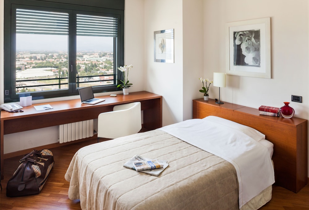 

Bari - Arcore - Cosmo Hotel Torri