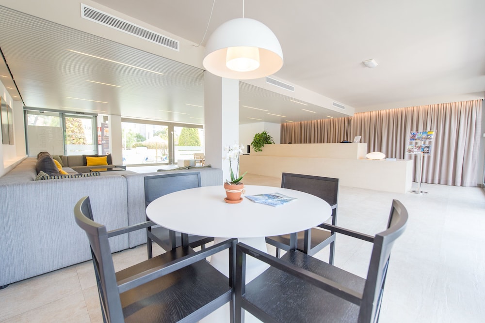 

Milano - Sitges - Atenea Park - Suites Apartments