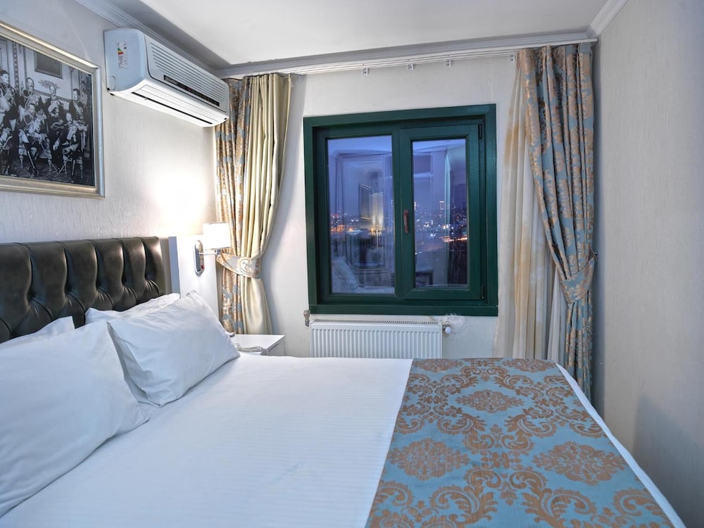 

Napoli - Istanbul - Monarch Hotel