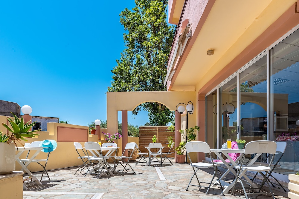 

Roma - Kolimbari - Louladakis Apartments