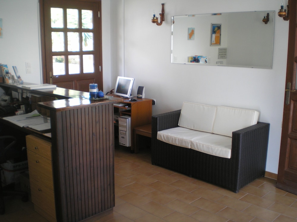 

Bari - Agia Theodoti - Golden Sun Hotel