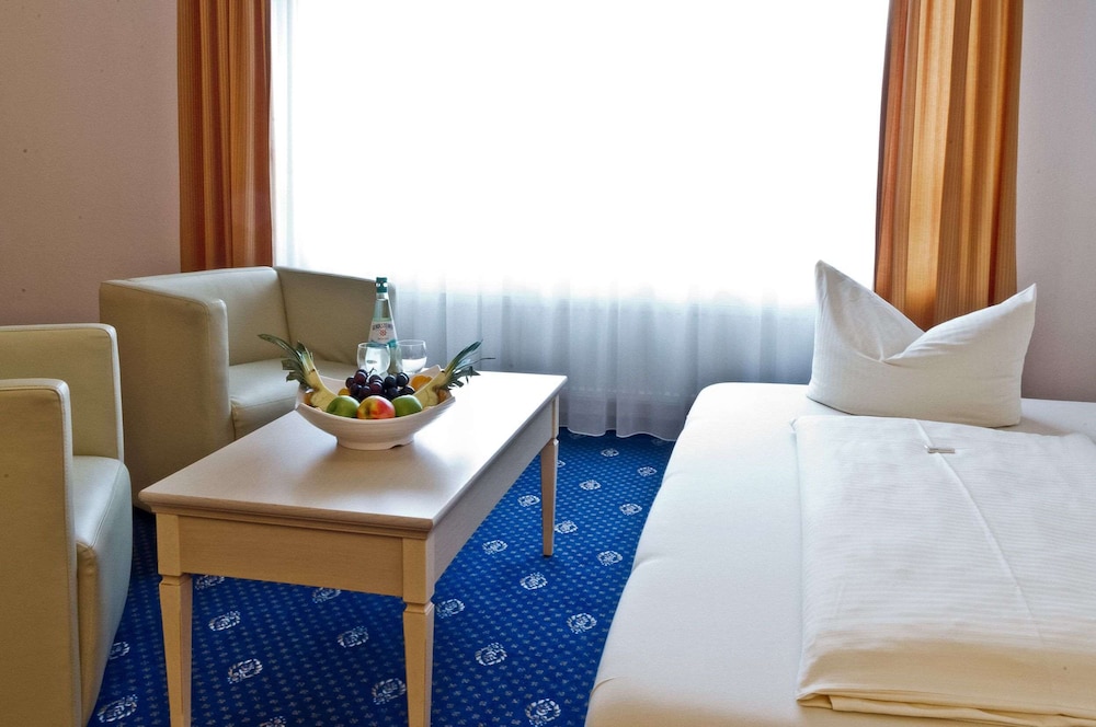 

Milano - Aystetten - Arthotel ANA Petite