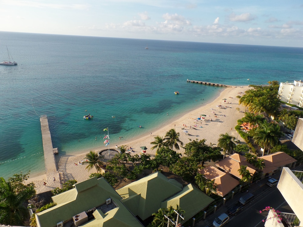 

Verona - Montego Bay - Ocean Air Beach Studio At Montego Bay Club Resort