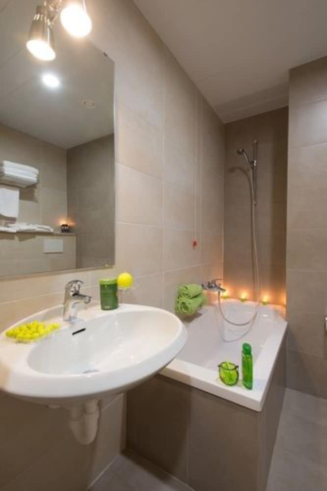 

Napoli - Pero - B&B Hotel Milano Ornato