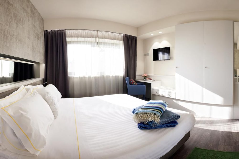 

Catania - Blevio - Albavilla Hotel & Co.