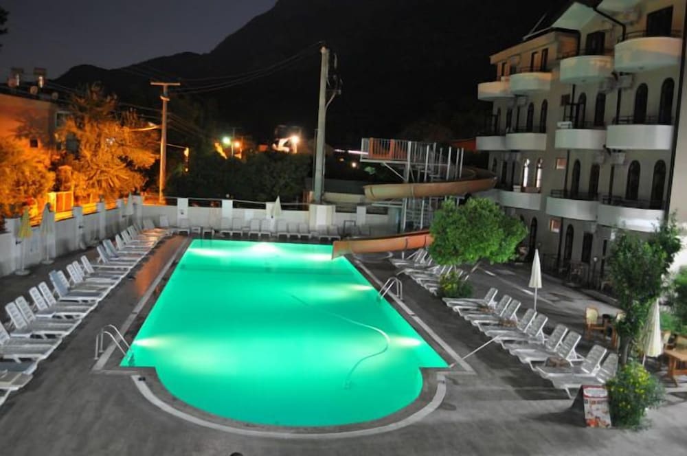 

Trieste - Konyaalti - Akasia Resort Hotel