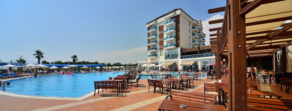 

Milano - Kizilagac - Cenger Beach Resort Spa - All Inclusive