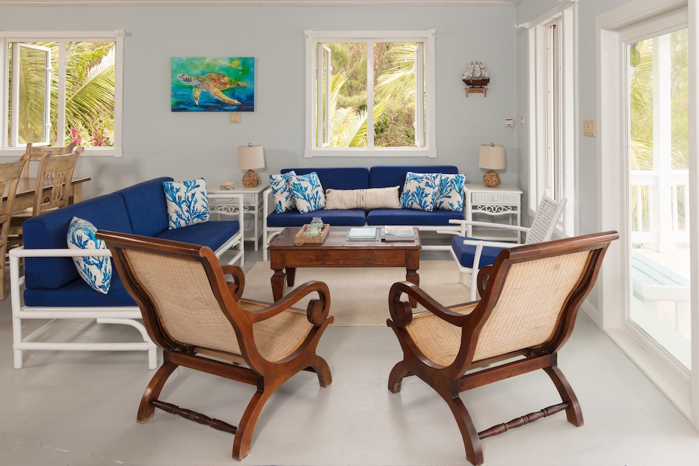 

Bari - Bathsheba - White Caps