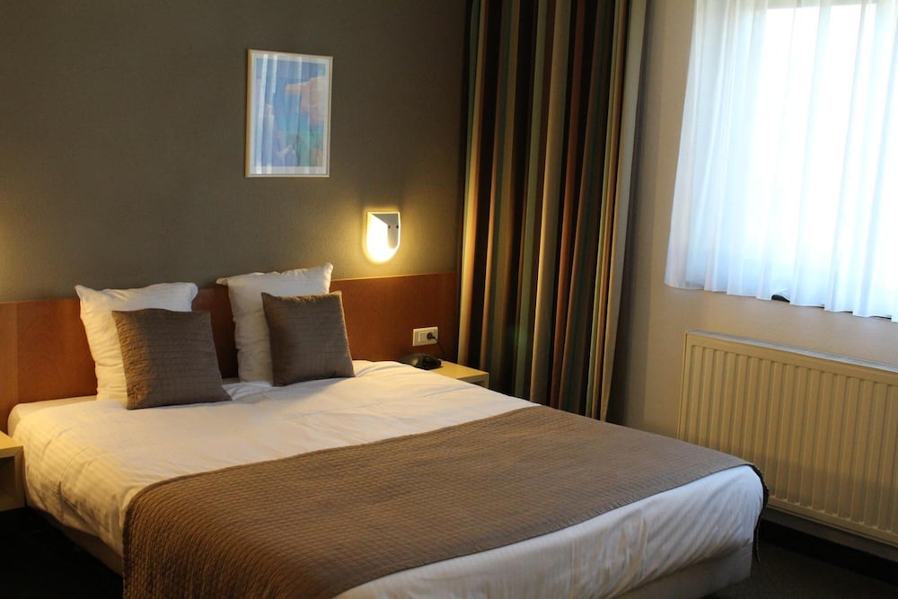 

Verona - Bruxelles Aeroporto - Hobbit Hotel Zaventem