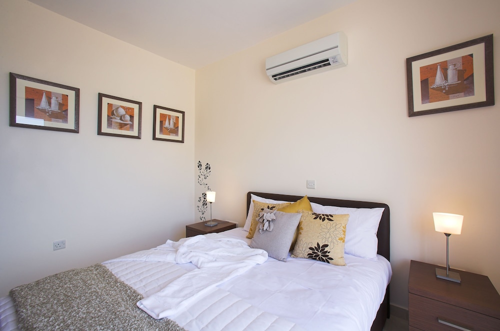 

Bologna - Paphos - Chloraka Terrace Apartments
