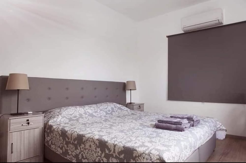 

Roma - Pyrgos - Polyxeni Hotel Apartments