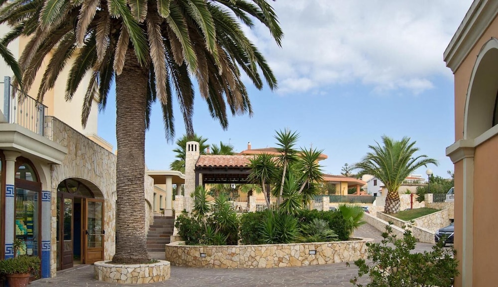 

Napoli - Porto Torres - Hotel Libyssonis