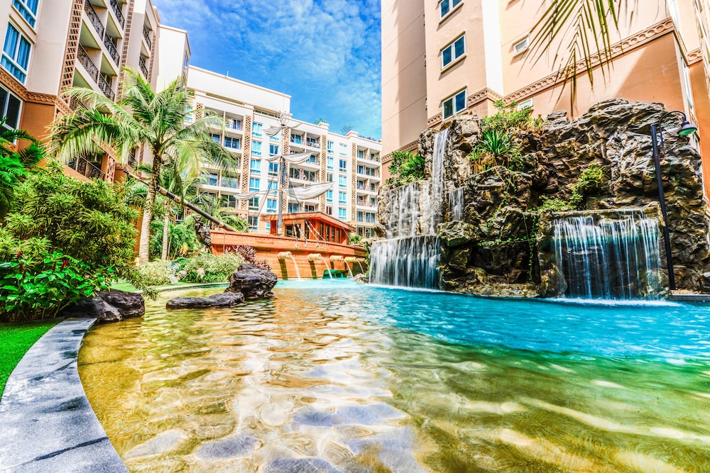 

Roma - Pattaya - Atlantis Condo Resort by Natnarin