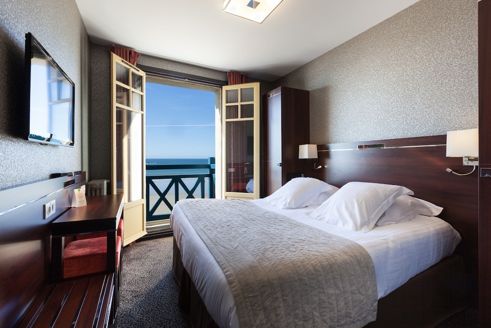 Ambassadeurs Logis Hotel
