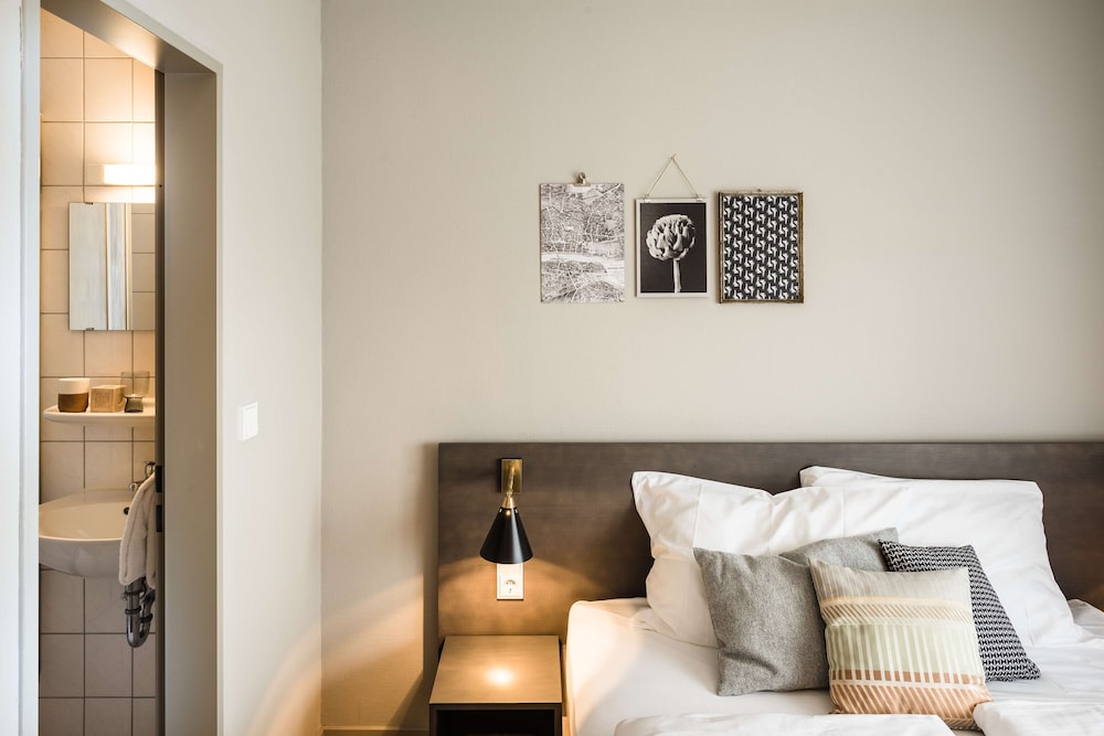 

Napoli - Frankfurt-Main Airport - Bold Hotel Frankfurt Messe