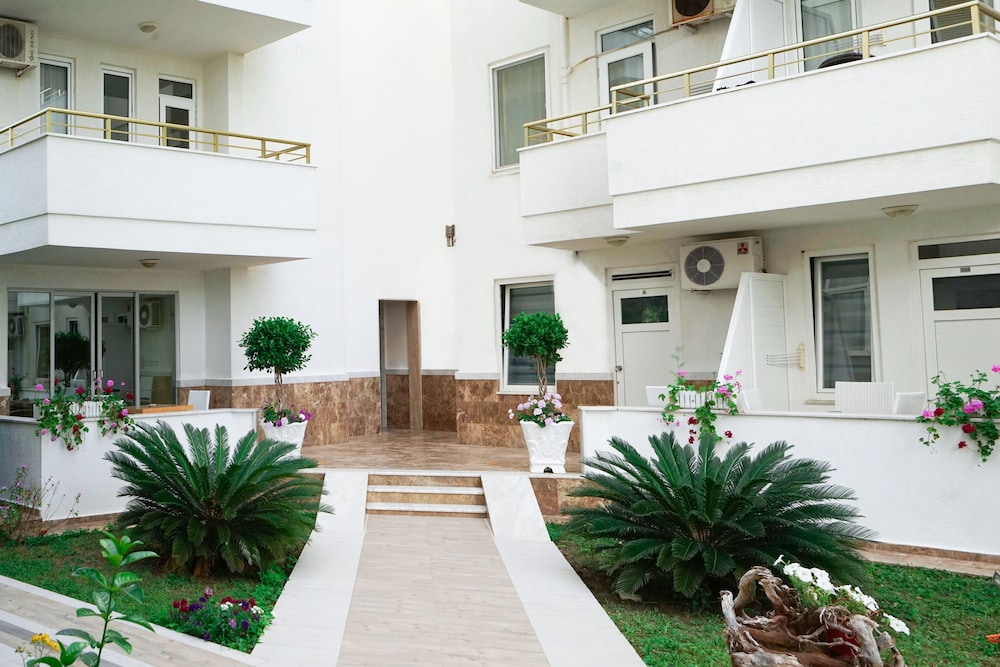 

Milano - Mahmutlar - Bora Bora Butik Hotel