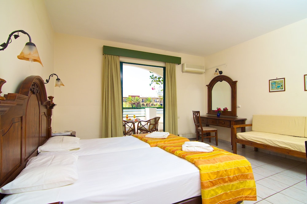 

Bari - Rethymno - Trefon Hotel Apartments and Family Suites