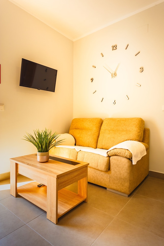 

Catania - Granada - Apartamentos Turísticos Cullar Vega