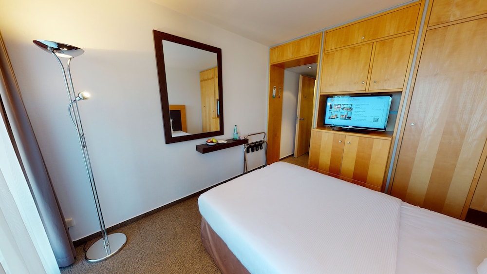 

Bologna - Schwielowsee - Kongresshotel Potsdam am Templiner See