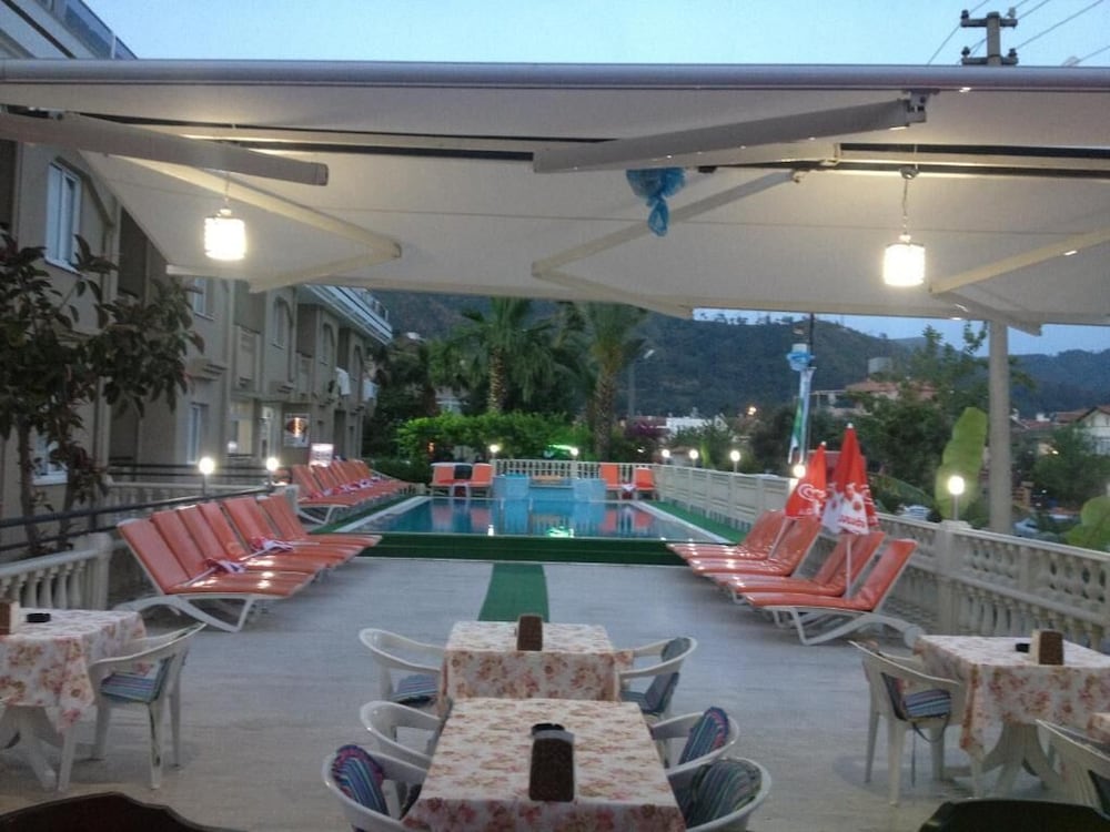 

Milano - Dalaman, Turchia - Ozturk Apart Hotel