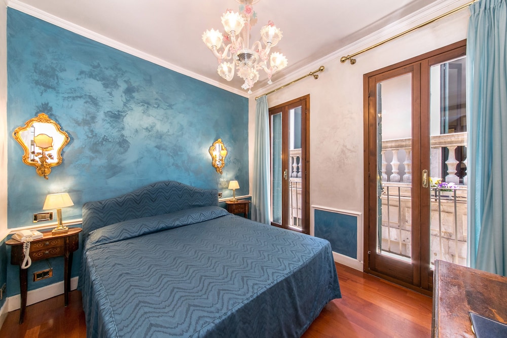 

Cagliari - Lido di Venezia - Pantalon Hotel