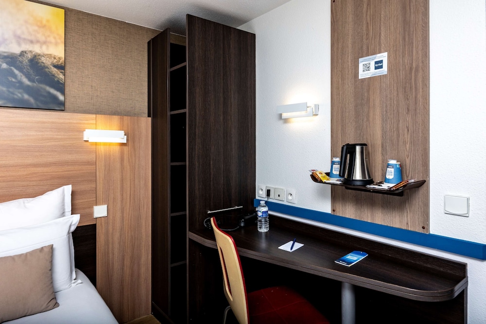

Cagliari - Parigi - Kyriad Paris Ouest - Colombes