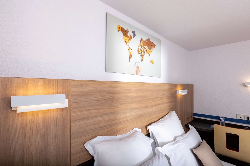 

Genova - Parigi - Kyriad Paris Ouest - Colombes