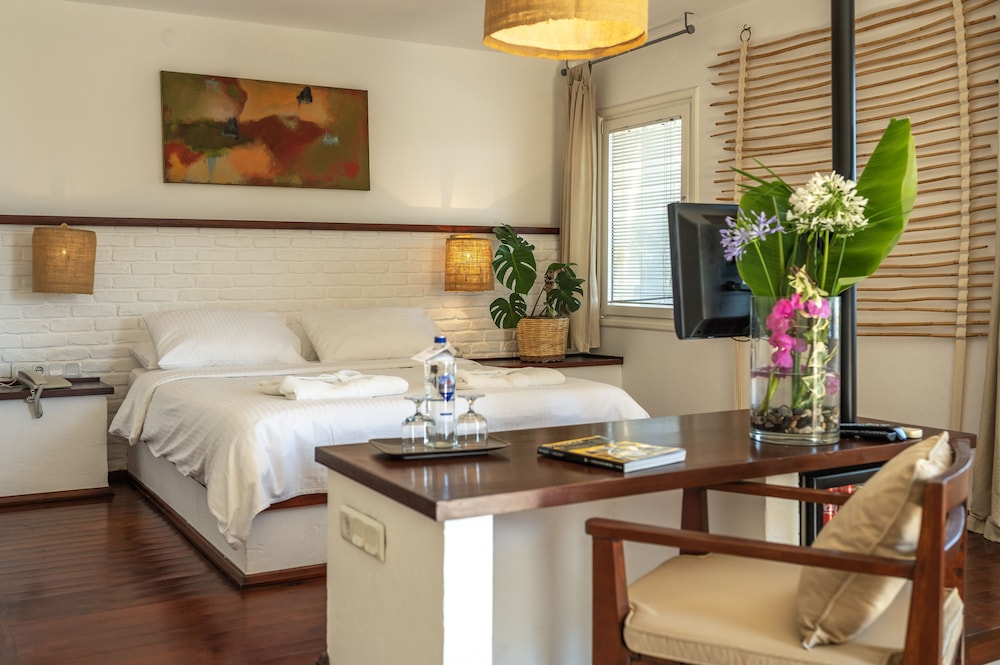 

Milano - Gundogan - 4reasons hotel + bistro | 12+