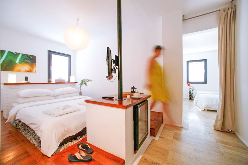 

Milano - Gundogan - 4reasons hotel + bistro | 12+