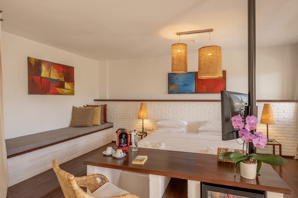 

Milano - Gundogan - 4reasons hotel + bistro | 12+