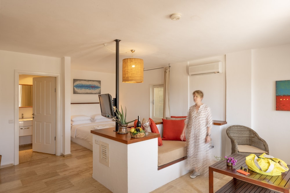 

Roma - Türkbükü - 4reasons hotel + bistro | 12+