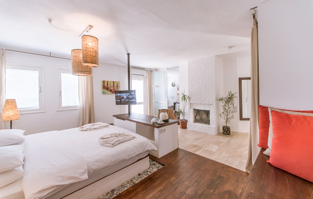 

Milano - Yalıkavak - 4reasons hotel + bistro | 12+