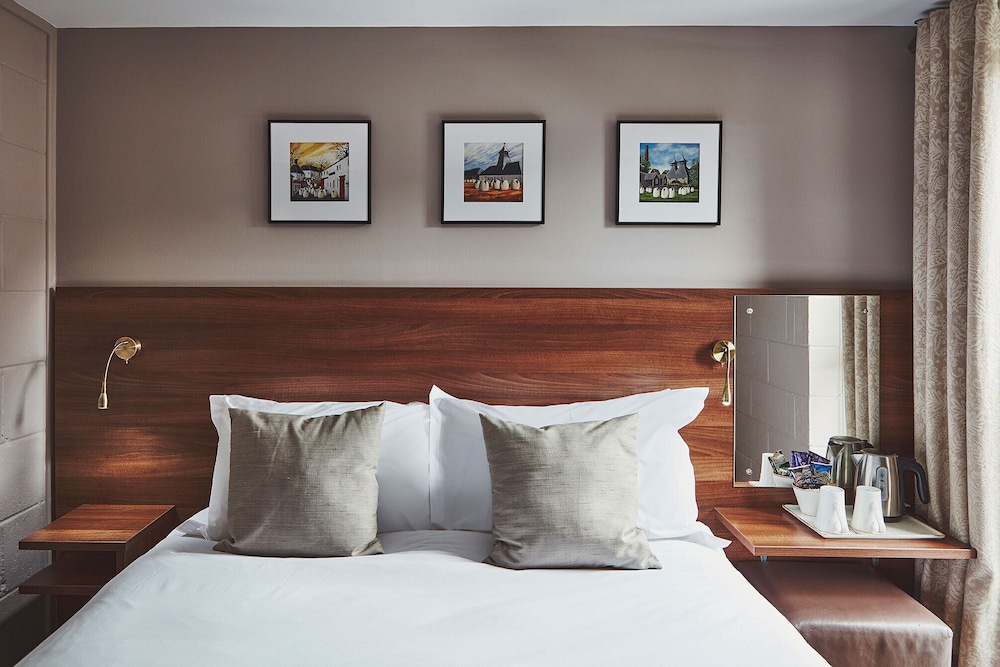 

Bari - Oban - The Ranald Hotel