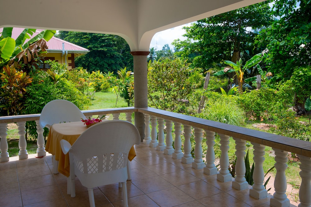 

Roma - La Digue - Zerof Self Catering Apartments
