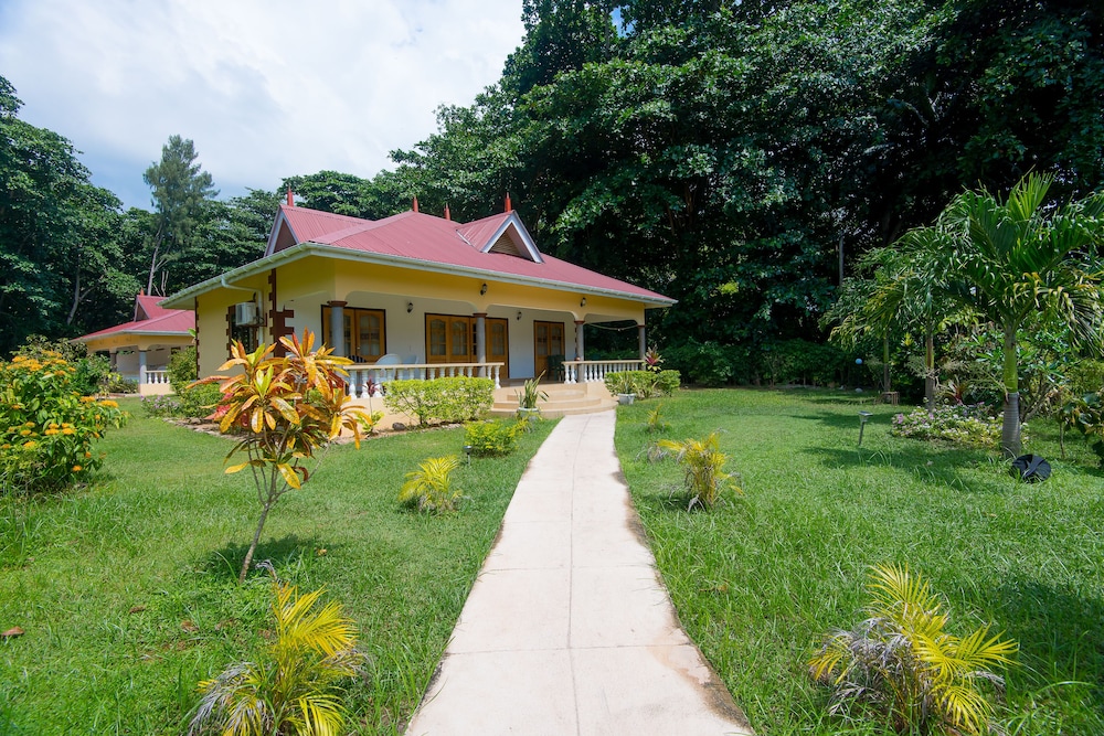 

Roma - La Digue - Zerof Self Catering Apartments