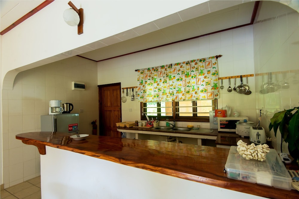 

Roma - Isola di La Digue - Zerof Self Catering Apartments