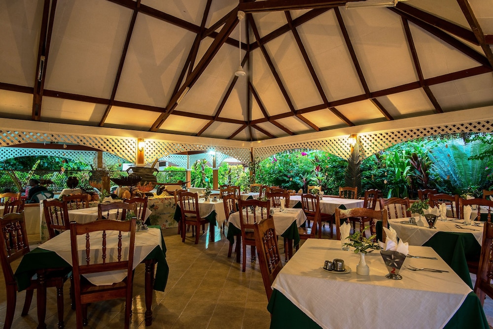 

Roma - La Digue - Zerof Self Catering Apartments