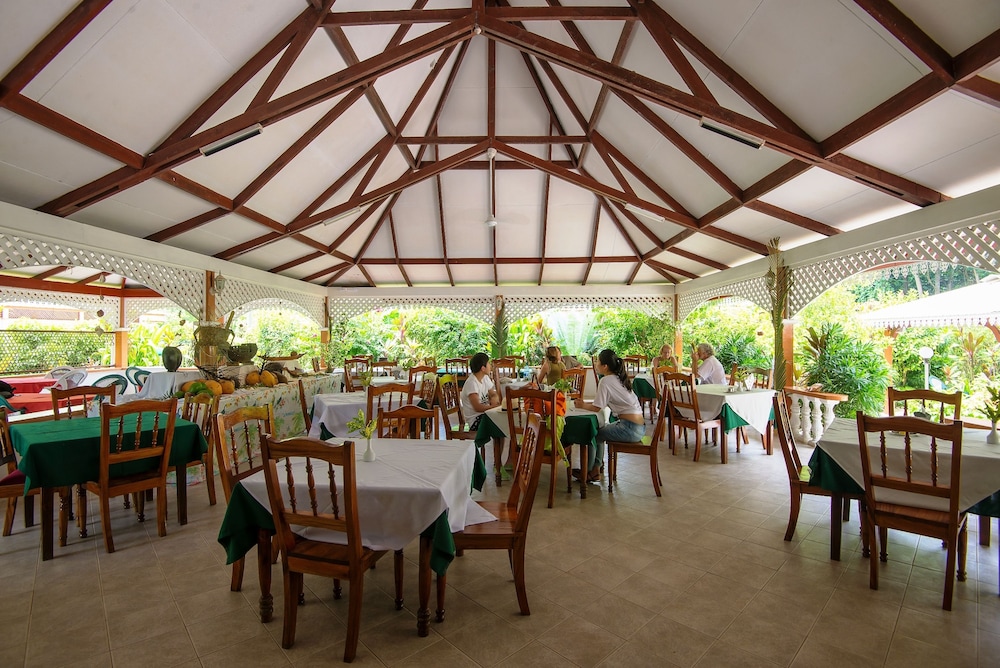 

Roma - La Digue - Zerof Self Catering Apartments