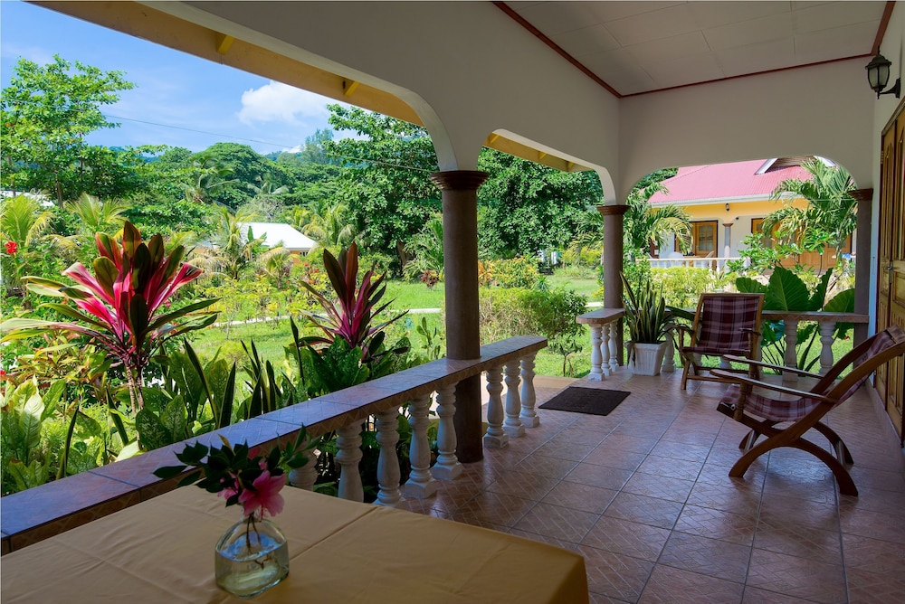 

Venezia - La Digue - Zerof Self Catering Apartments