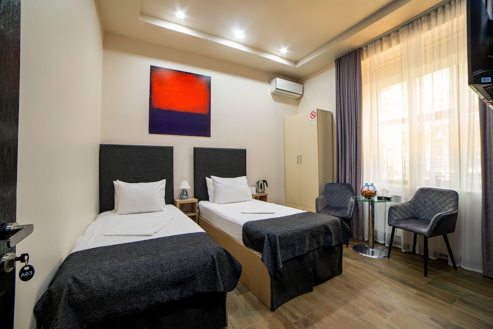 

Milano - Yerevan - Elysium Gallery Hotel