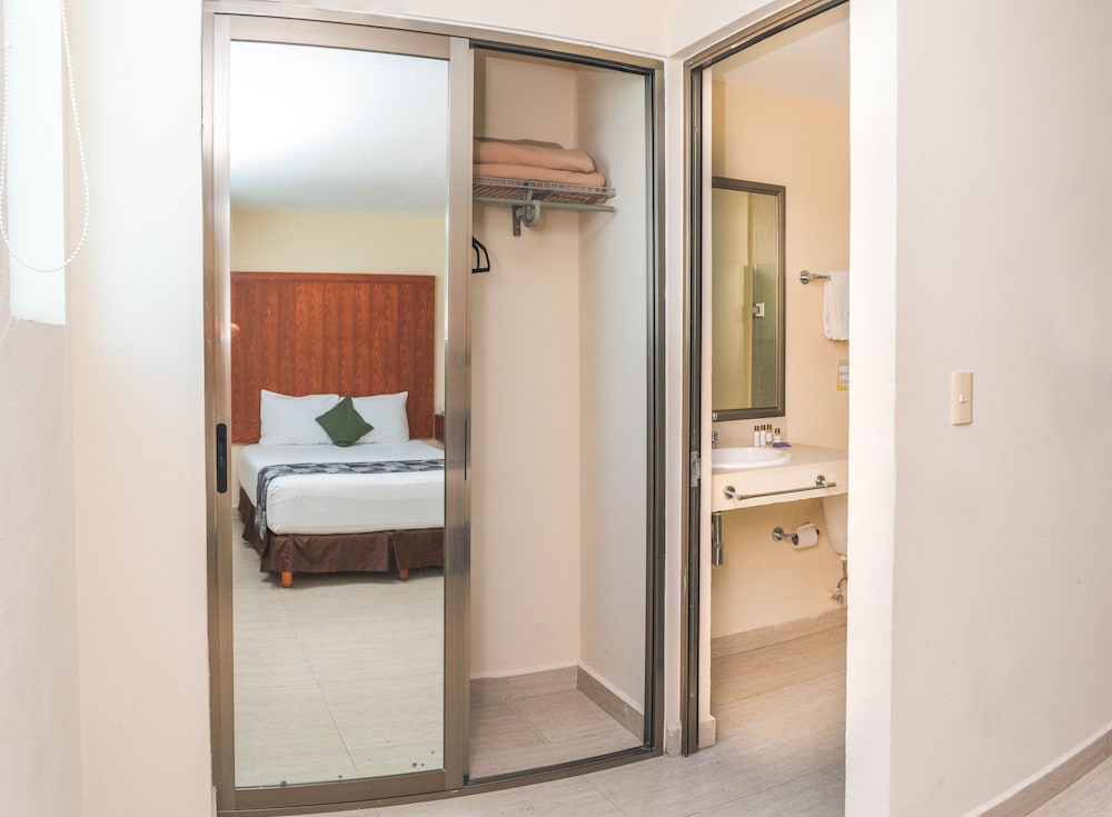 

Firenze - Cancun - Terracaribe Hotel - In Cancun (Downtown Cancun)