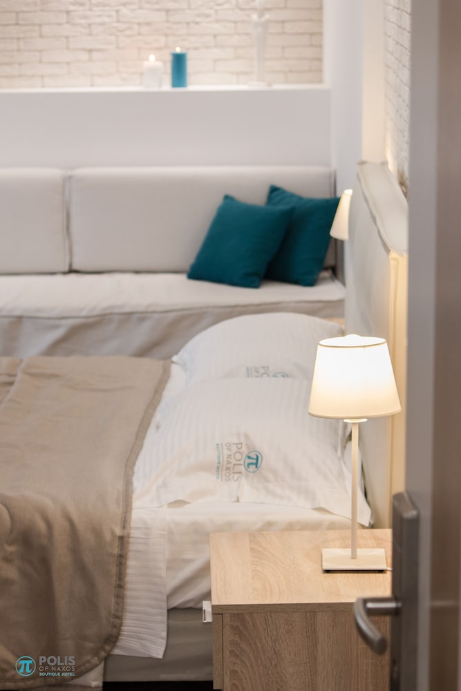 

Milano - Agia Anna Naxos - Polis Boutique Hotel