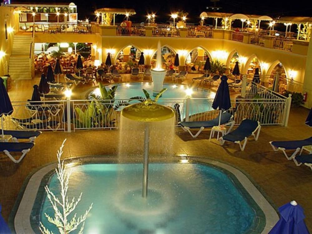 

Milano - Lindos - Hotel Pefkos Beach