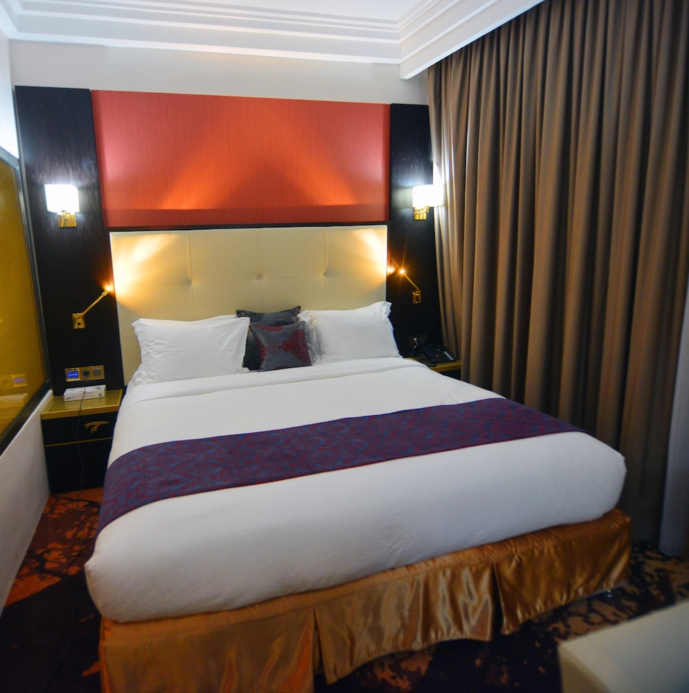 

Milano - Gorée - Hôtel Fleur de Lys Plateau