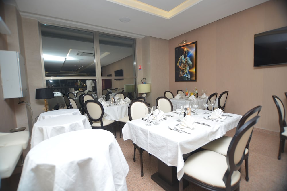 

Milano - Gorée - Hôtel Fleur de Lys Plateau