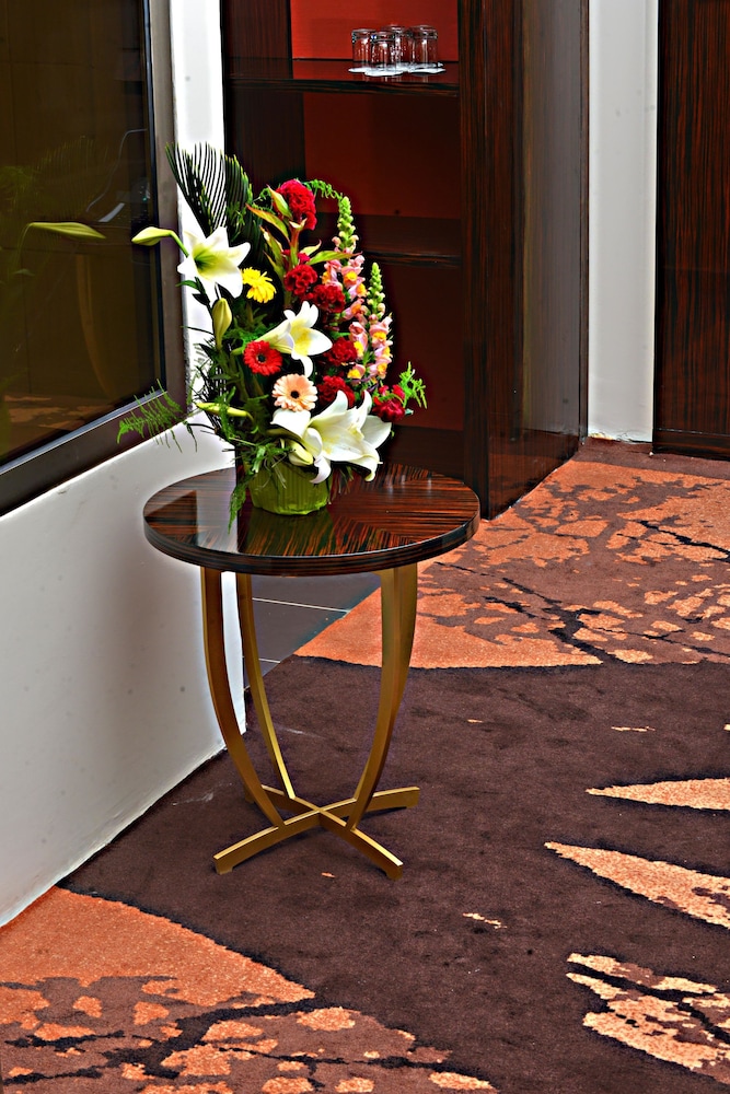 

Milano - Dakar - Hôtel Fleur de Lys Plateau