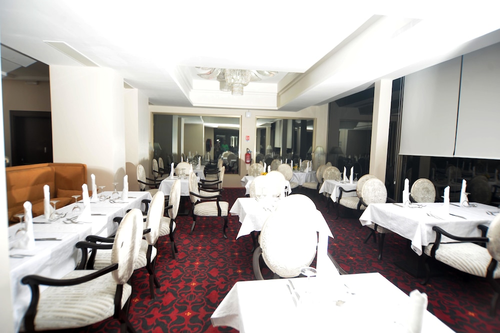 

Milano - Gorée - Hôtel Fleur de Lys Plateau