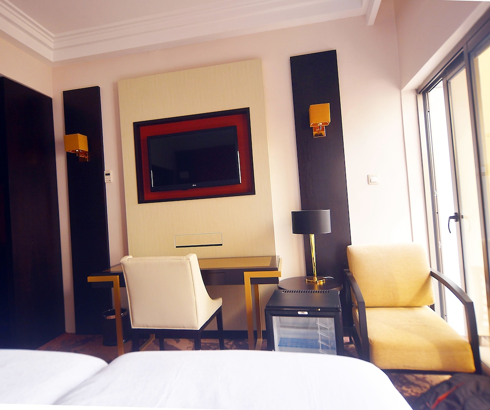 

Milano - Gorée - Hôtel Fleur de Lys Plateau